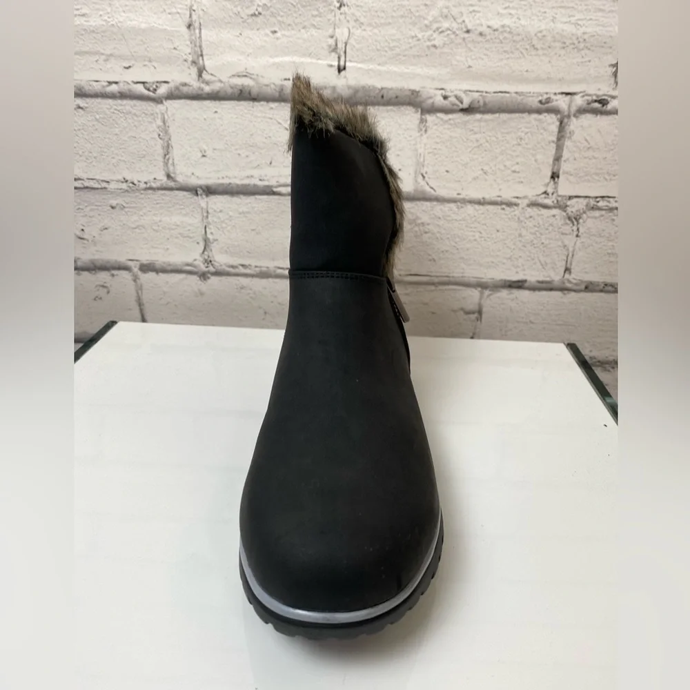 London Fog Black Faux Fur Fleece Lined Boots size 8